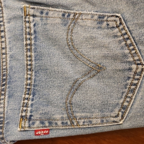 Levi's 560 Comfort Fit 36x30 Distressed - Picture 3 of 15